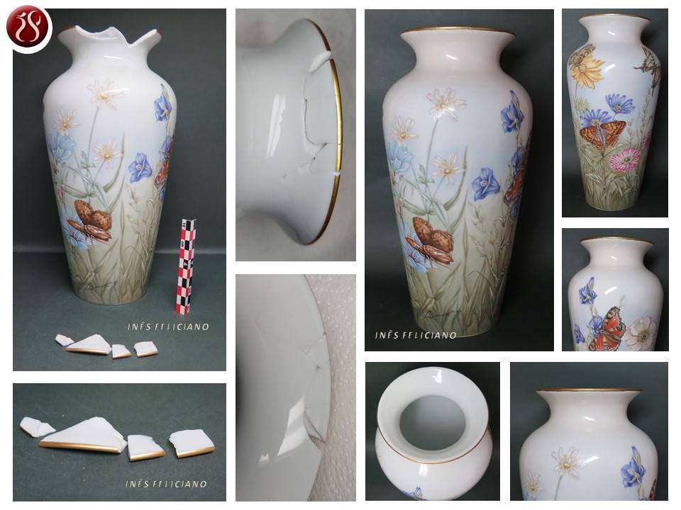 You are currently viewing Porcelain vase with naturalist decoration